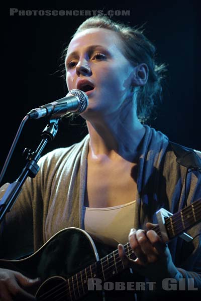 LAURA MARLING - 2010-04-07 - PARIS - La Fleche d'Or - Laura Beatrice Marling